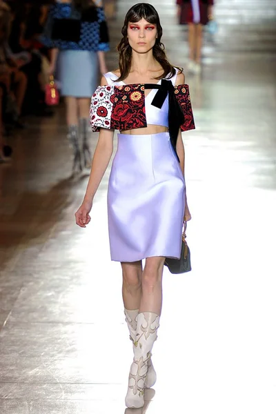 Look 38